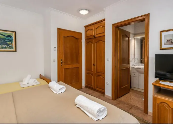 Ana Soba S Kupaonom 게스트하우스 3*