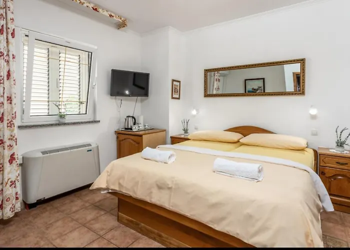 Ana Soba S Kupaonom 게스트하우스 셀스