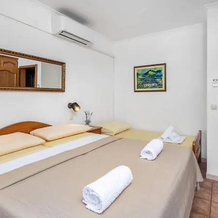 Ana Soba S Kupaonom Affittacamere 3*