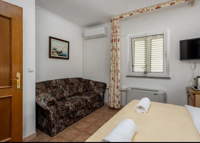 Ana Soba S Kupaonom 3* Selce